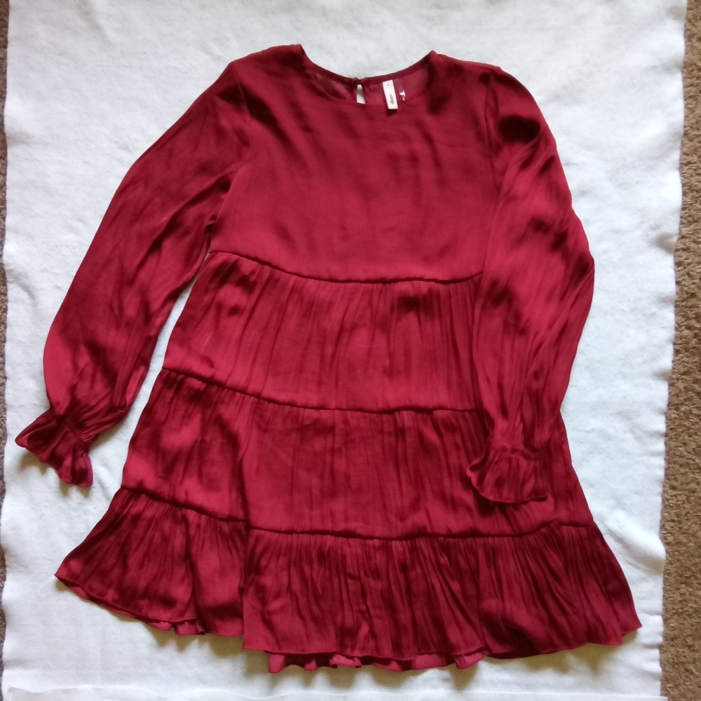 Glam 3 tiered long sleeve Women's crew neck dress